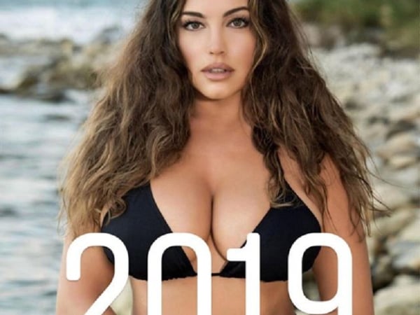 你不能錯過的年曆！英國女模凱莉·布魯克女神火辣現身