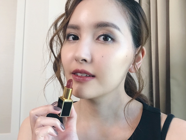 TOM FORD 超狂「巨霸黑管」全台 10 支限量發售！超級英雄 #黑豹色 霸氣勃根地酒紅色，很可以...