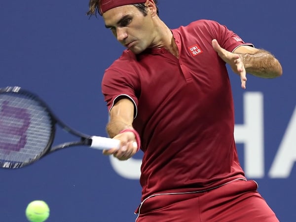 發生高達 76 次失誤！「網球天王」Roger Federer 美網爆冷吞敗　無緣晉級男單 8 強！