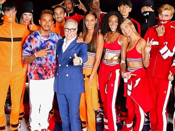 驚！Gigi Hadid 連續開場 4 年，這次換成 Hailey Baldwin！Tommy Hilfiger 秋冬時裝秀上海賽車場完美登場！
