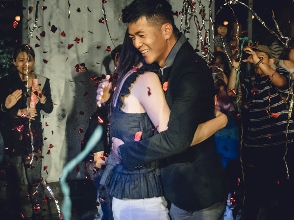 與交友軟體認識四年女友求婚她竟失憶，連Paktor都看不下去出手拯救