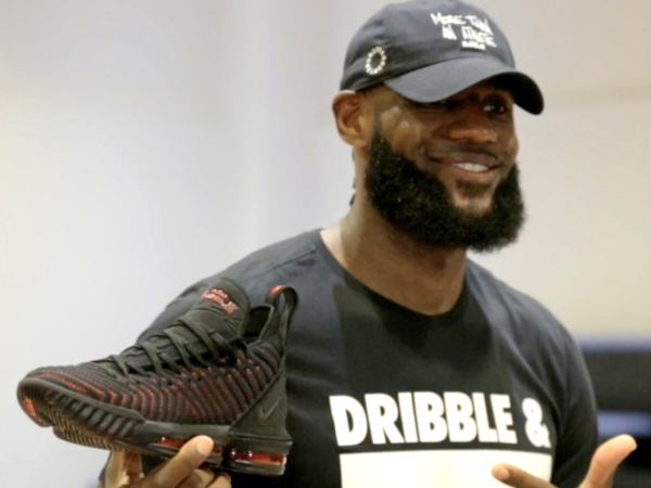 【NOW話題】NIKE LeBorn 16 全面曝光 ！設計師：「我們將鞋面編織技術推向了另一個層級」