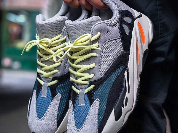 Off-White 主理人 Virgil Abloh 也上腳!YEEZY BOOST 700 究竟有何魅力?