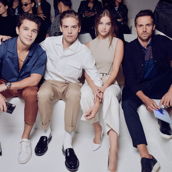 首次！紐約時裝周 BOSS 2019 春夏男女裝同台亮相，《小查與寇弟》的 Dylan Sprouse 牽手名模女友 Barbara Palvin 一同放閃出席