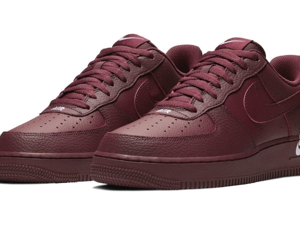 再創簡約新風格！搶先看 Nike Air Force 1 全新「logo」版本