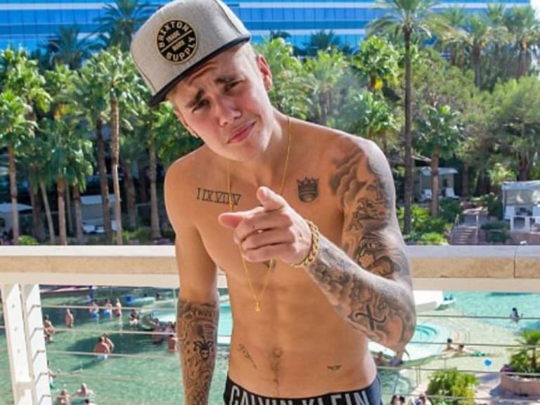 回顧小賈斯汀 Justin Bieber 爭議：酗酒、酒駕、和女人風流⋯前經紀人坦言：「每晚都擔心會失去他！」