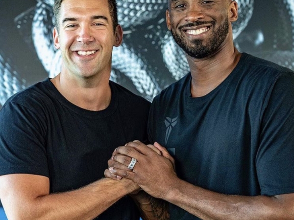 退休後還有曼巴精神嗎？KOBE ：「起初確實鬆懈了，但現在每天清晨 4 點孩子們都跟著我一起鍛鍊！」