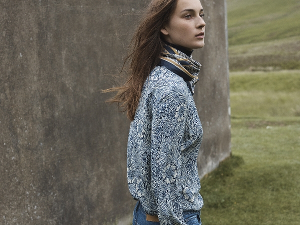 今秋冬「印花」正夯！H&M 與經典英國傢飾品牌 Morris & Co. 合作打造經典印花圖騰系列！
