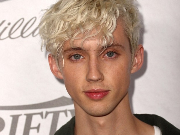 阿姆新專輯「恐同」歌詞引起砲轟　已出櫃歌手 Troye Sivan 這樣評價 Eminem 爭議！