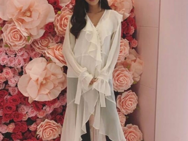 潔西卡事業版圖越來越大!明星CEO「仙女裝」時尚活動跑不完!