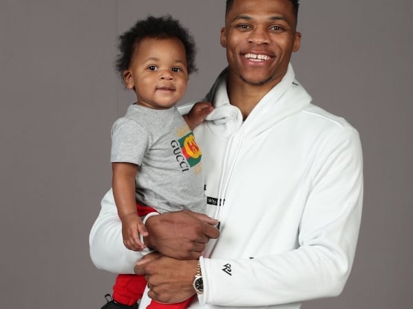 孩子也能湊成「大三元」？！NBA 球星「威少」老婆再度懷孕　這次是一對雙胞胎女兒！