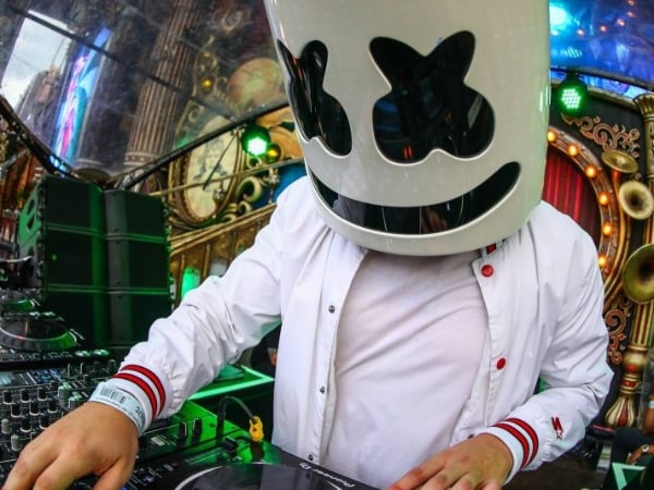突然頭癢了該怎麼辦？ DJ 棉花糖親自回答網友問題超賣萌！
