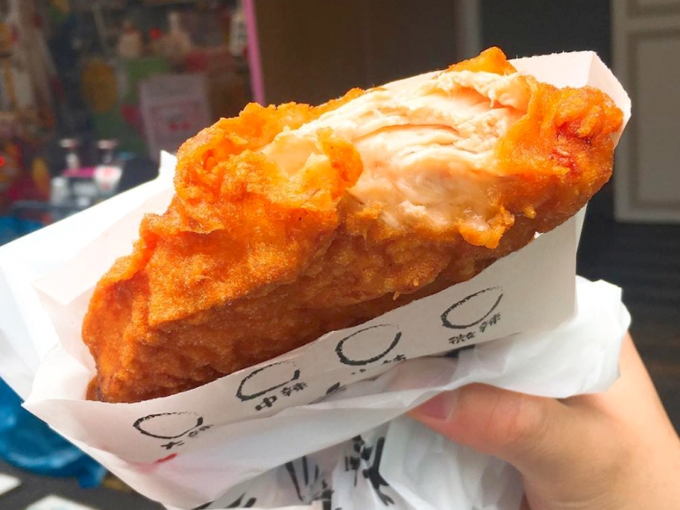 草莓季就是要吃冰！樂華夜市 5 大「口碑排隊美食」大盤點　網友：雪花冰無時無刻都客滿！