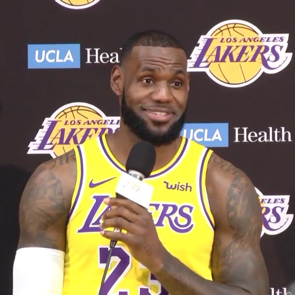 面對洛杉磯記者各種犀利式提問　詹皇霸氣回覆：你第一天關注我？