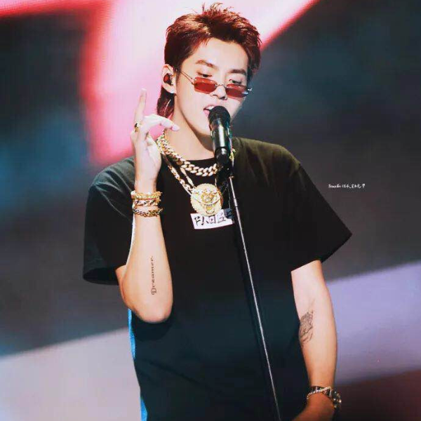 連吳亦凡都愛不釋手！新晉街頭品牌「FLOGA」火燙登場　呈現中西融合之美！