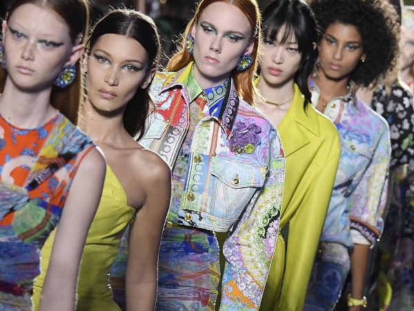 真的收購了！Michael Kors 以超驚人天價「660 億台幣」收購歐洲精品 Versace