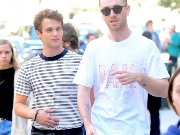 山姆史密斯首談與 Brandon Flynn 閃電分手　高調熱戀交往 8 個月卻黯然破局！