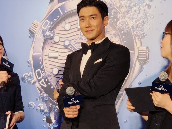 男神始源來台出席台中 OMEGA 開幕大秀中文！始源透露想送「她」OMEGA 腕錶！