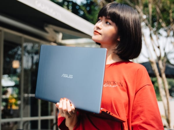 雙 V 旋風?孟耿如帶起最新 VivoBook 雙 V 舞,你還不快跟上一起跳?!