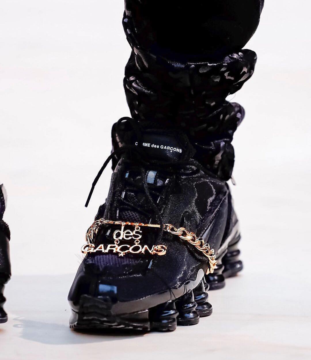 衝擊你的視覺感官！Comme des Garçons SS19 展現不同以往的「女性化」設計，與 Nike 聯名的全新鞋款也一同曝光！