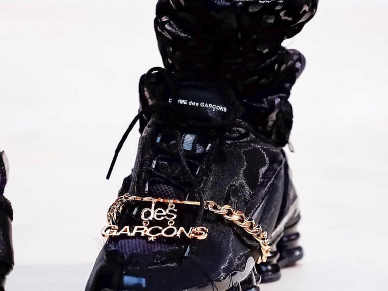 衝擊你的視覺感官！Comme des Garçons SS19 展現不同以往的「女性化」設計，與 Nike 聯名的全新鞋款也一同曝光！