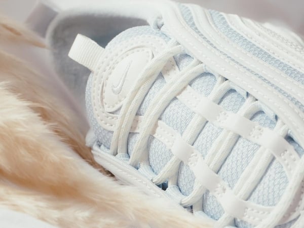 男友我要這一雙！ Nike AIr Max 97 「全白一抹藍」配色肯定是今秋妳必入手的鞋！