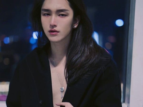 這位美而不娘，脫衣有肉的小哥哥「星野志堅」，高中照一挖嚇歪網友！