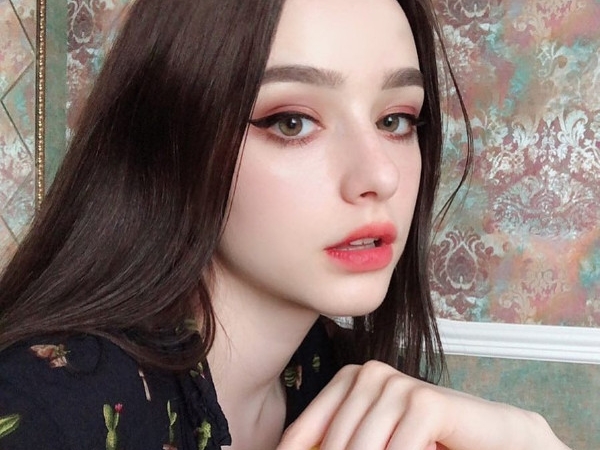 顏值超標「俄羅斯美妝博主 Dasha Taran」，分秒每刻都超仙！男粉：手指很誠實