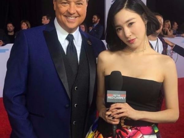歷史性的一刻！Tiffany 「花裙美腿」亮相，首位登上美國AMA的K-POP女偶像！