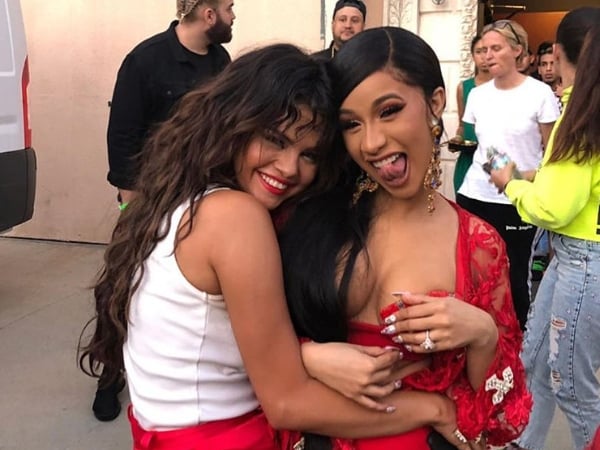 全部都是話題人物！DJ Snake 攜手 Cardi B、賽琳娜打造新曲〈Taki Taki〉　網友：蛇爺就是品質保證啦！