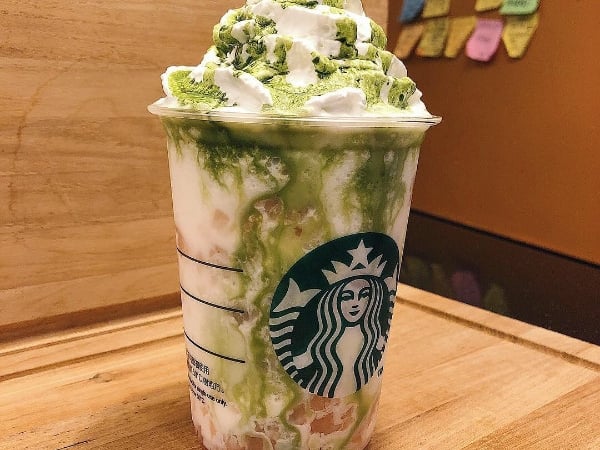 搶先看！星巴克將推出 2 款「萬聖限定飲品」 網友：綠抹醬超像攀爬的藤蔓！
