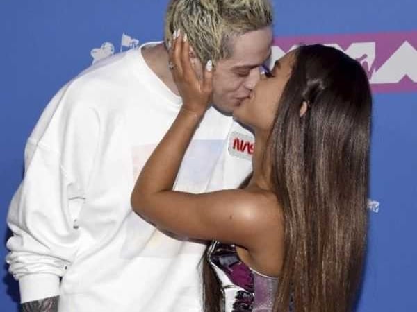 閃婚又閃離？Ariana Grande 與未婚夫 Pete Davidson 驚傳分手！