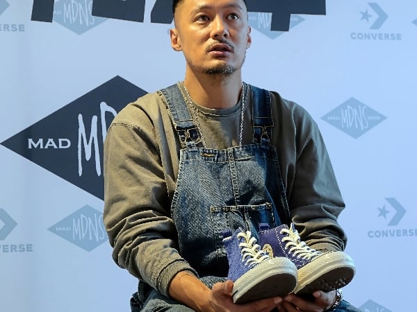 搶先開箱！余文樂親自操刀 Converse x MADNESS 「藍紫陰陽」本周即將登台發售