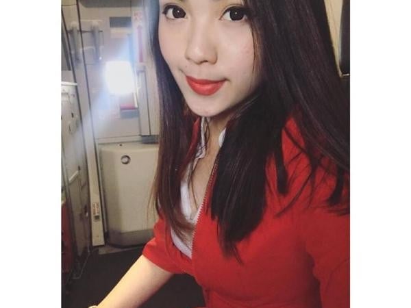 【野生抓正妹❤】美到乘客忍不住偷拍！「亞洲最美空姐」太美遭全球肉搜