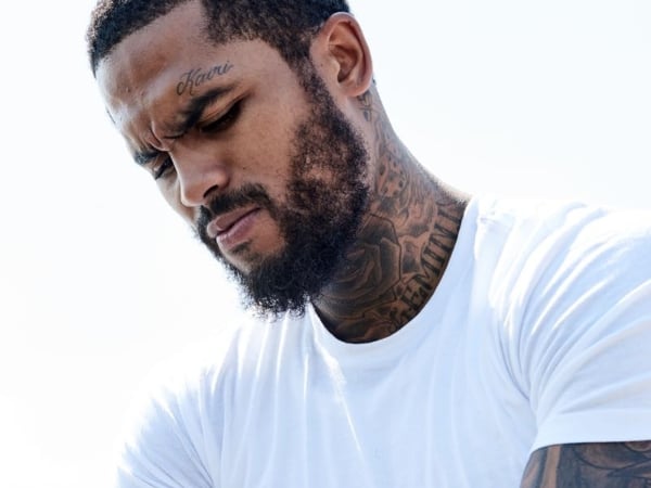 饒舌歌手 Dave East 直言自己「人帥超吃香」　街頭當流浪漢依然有許多女孩靠過來！
