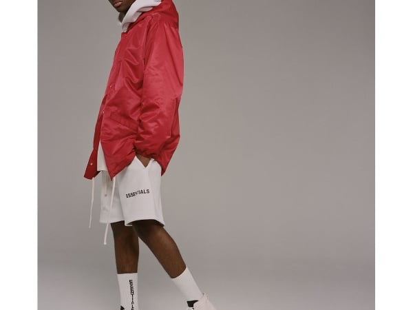 想買 Fear of God 不用再出國啦！FOG 最新 ESSENTIALS 系列在 JUCIE Taipei 通通買得到～