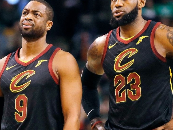 NBA 邁阿密熱火隊主場向德韋恩·韋德致敬,居然寫錯名字好友詹皇大表不滿!