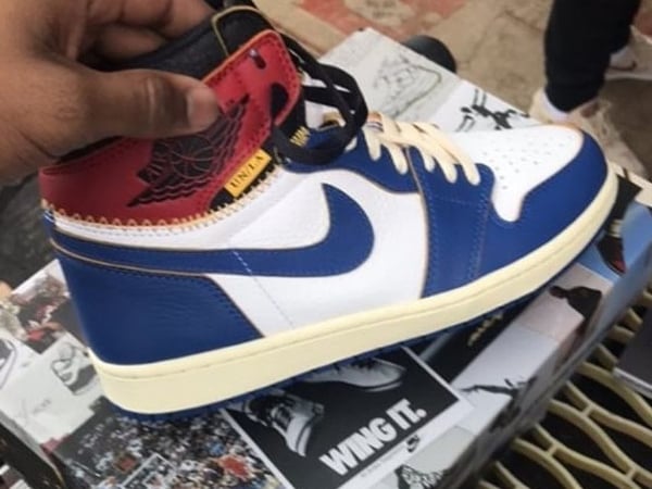 我從未看過這雙 AJ1！時尚名所在「假貨攤」賣「未發售限量球鞋」  網友：全都是套路⋯⋯