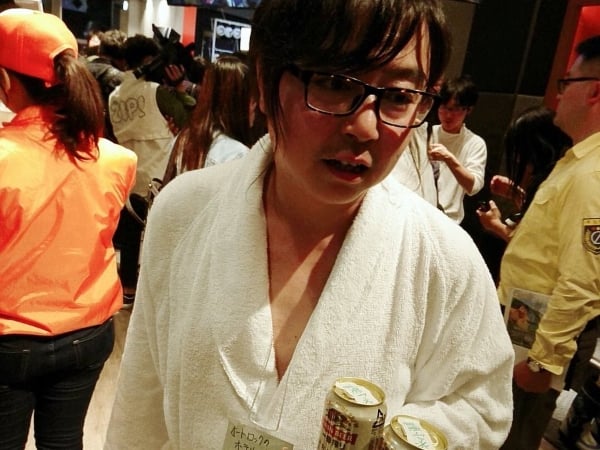 日本萬聖節「土氣Cosplay」再召開　角色扮演「不小心把自己鎖在門外的飯店房客」超爆笑！