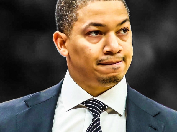 終究還是來了！騎士開季 6 連敗宣布要裁掉 Tyronn Lue　詹皇與騎士球員紛紛致上最深謝意！