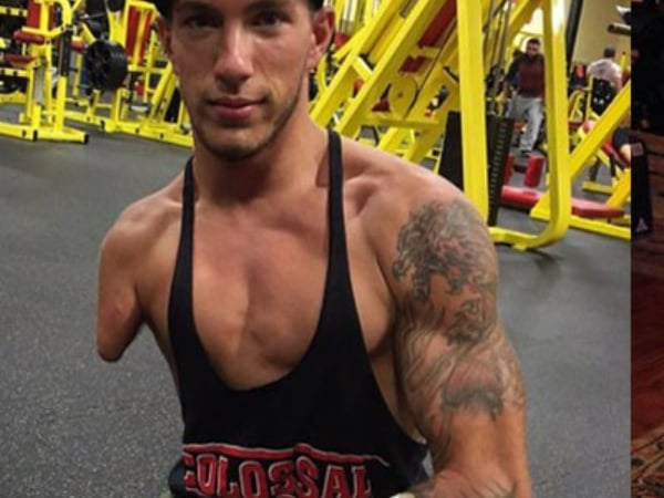 一發威就嚇哭所有人！你絕對打從心裡敬佩的最強喪屍硬漢Nick Santonastasso