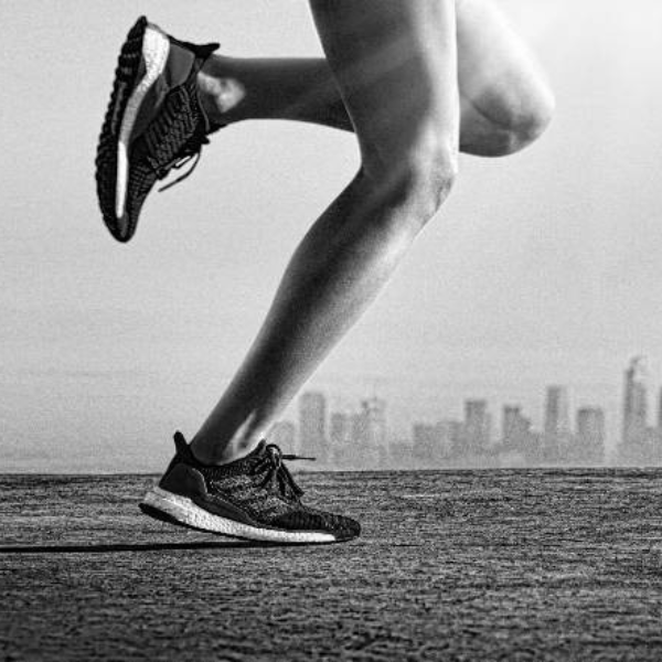 你還在穿 ULTRABOOST？Adidas 推出全新最強跑鞋 SOLARBOOST 帶你跑出新境界