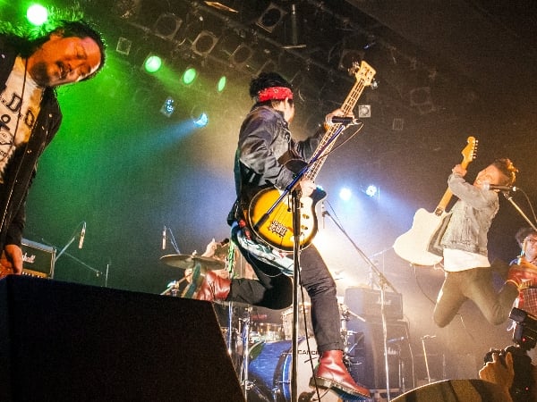 【後台專訪】 Dr.Martens 以音樂為名 Stand For Something Tour 號召港日韓經典樂團跳翻全場！#獨家分享音樂人最 Chill 歌單！