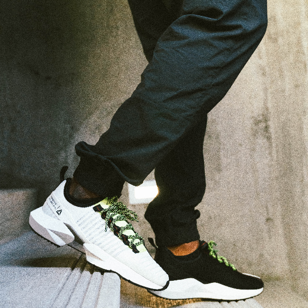 90 年代創新科技碰撞出高端運動鞋款！Reebok Sole Fury 紐約伸展台時尚亮相