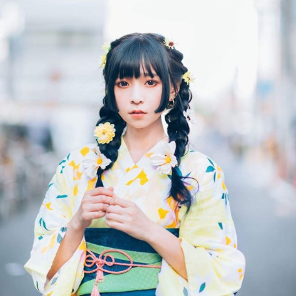 cos幻想金瓶梅「瓶兒」！蘿莉系女神「本本」屁股蛋性感見客　網暴動：鼻血止不住