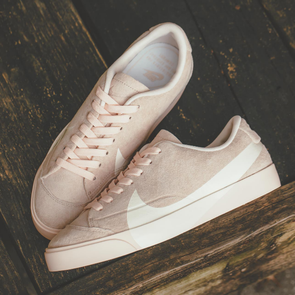 大 Logo 風潮延燒 ing！Nike Blazer City Low XS 台灣開賣啦，還在等什麼呢！