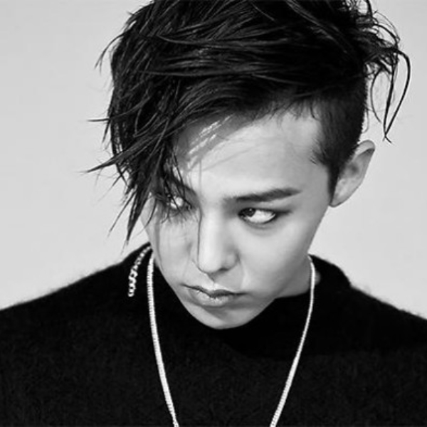 軍中伙食太好？BIGBANG 隊長 G-DRAGON 近照流出！ 網友：似乎變「豐滿了」....