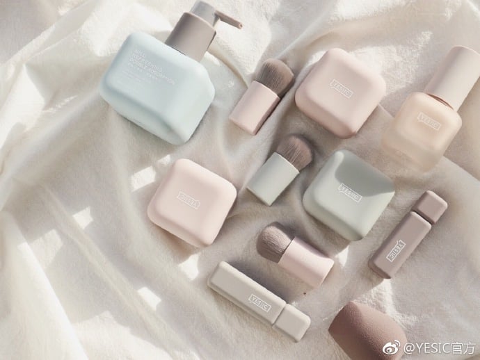 被譽為「彩妝界的蘋果」！史上最舒服的彩妝品牌「 YES！IC 」，顏質直接擄獲荷包...