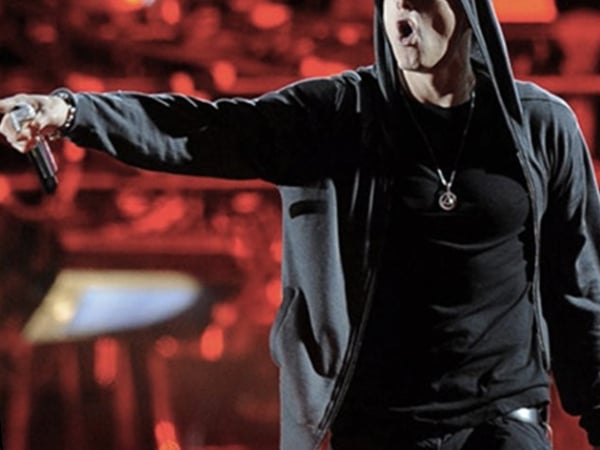 阿姆嗆爆 MGK 新歌〈KILLSHOT〉如何製作？製作人「我給他找到了最狠的 beat」！