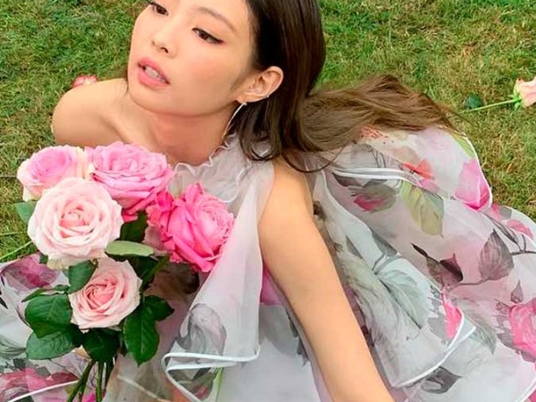 你不敢相信 Jennie 《Solo》身上這套洋裝要多少錢！GUCCI、Chanel 世界級精品搶贊助